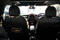 Interior dari All New MINI selain menawarkan ruang semakin luas dan nyaman pada keempat kursinya. Bagasi yang ditawarkan kini juga lebih diperluas sebanyak 51 liter, sehingga total kapasitasnya mencapai 211 liter.