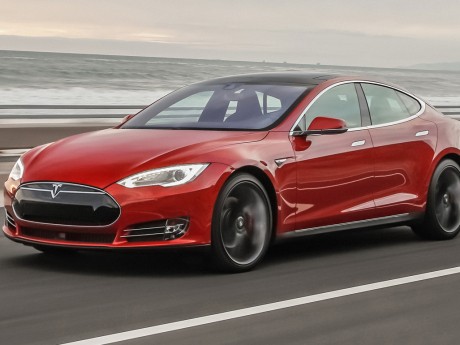 Pemilik Pertanyakan Keakuratan Informasi Tenaga Tesla Model S P85D