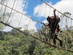 Jembatan Rotan yang Menegangkan di Papua