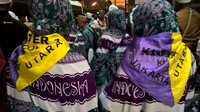 Seperti terlihat di penginapan 627 yang terletak di daerah Syisya, ratusan jemaah kloter JKG 01 tengah bersiap-siap malam tadi. Mereka menumpang 3 bus yang akan membawa mereka ke Jeddah.