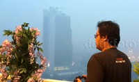 Foto ini diambil dari gedung The Peak di Jl A Yani Pekanbaru, Senin (29/9/2015).