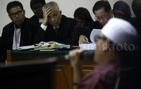 Gary juga diminta memberikan duit dolar ke panitera PTUN Medan terkait permohonan gugatan pengujian kewenangan Kejaksaan dalam kasus dana bansos.