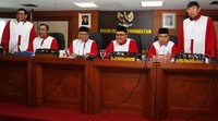 Pimpinan MKD juga memakai peci, sedangkan anggota tidak. Pool/Lamhot Aritonang/detikFoto.