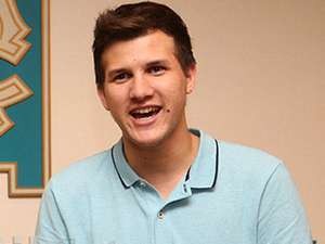 Sidang Cerai, Kado Terpahit Stuart Collin di Hari Ulang Tahunnya