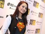 Acha Septriasa Berbaju Superman
