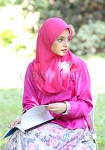 Elyzia Mulachela Berhijab Pink