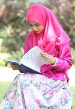 Elyzia Mulachela Berhijab Pink