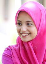 Elyzia Mulachela Berhijab Pink