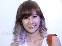 Sebelumnya, Rasti pernah tampil dengan rambut ombre berwarna biru, ungu hingga warna-warni. Pool/Palevi S/detikFoto.