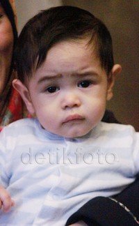 Si imut Rendra lebih mirip Alyssa atau Dude? Pool/Gus Mun/detikFoto.