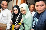Risty Tagor Tebar Senyuman Jalani Sidang Cerai
