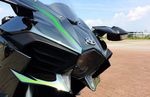 Menjajal Si Monster Kawasaki