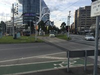 Pemandangan dari dalam trem. Jika ingin naik trem secara gratis, datang saja ke area City Circle atau Central Business District. Karena trem yang berkeliling di sini gratis. Jadi Anda bisa langsung naik, tak perlu bayar (Angga/detikTravel)