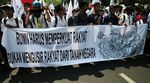 Ratusan Petani Demo di Istana