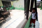 Setahun Rusak, SDN Jatikramat VI Tak Juga Diperbaiki
