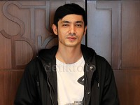 Punya anak, aktor kelahiran 24 Oktober 1982 itu semakin keren. Pool/Noel/detikFoto.