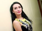 Zaskia 'Gotik' Tak Tampil Seksi, Cantik?