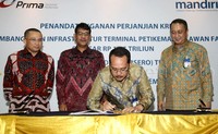MoU kerja sama tersebut ditandatangani oleh Direktur Corporate Banking Bank Mandiri Royke Tumilaar dan Dirut PT Prima Terminal Petikemas (PTP) Jansen Sitohang.