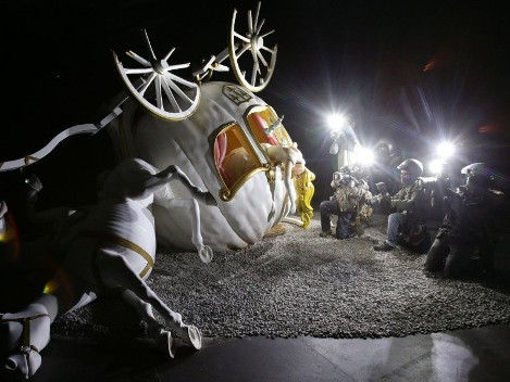 Bongkaran Taman Bermain Banksy Dismaland Dikirim ke Kamp Pengungsi