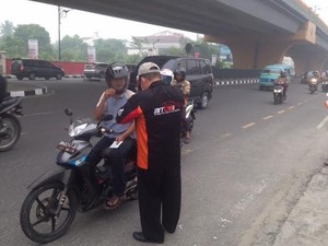 Komunitas Mobil Bantu Masyarakat di Daerah Bahaya Asap