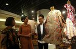 Indahnya Busana Dalam Balutan Batik Kudus