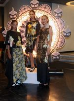 Indahnya Busana Dalam Balutan Batik Kudus