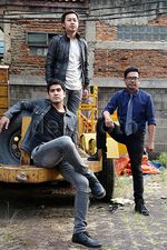 Tiket Kini Eksis Bertiga