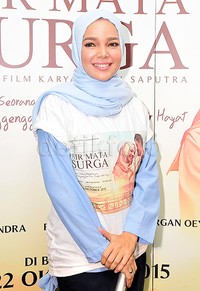 Dewi Sandra saat ditemui di Pisa Kafe, Mahakam, Kebayoran Baru, Jakarta Selatan, Rabu (30/9/2015). Pool/Noe/detikFoto.