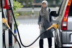 Jokowi Minta Harga Premium Turun, Ini Tanggapan Dirut Pertamina