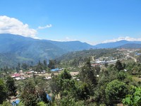 Desa Sugapa masuk dalam Kabupaten Intan Jaya. Desa ini merupakan jalur pendakian ke Puncak Carstensz, yang berjarak 7 hari berjalan kaki melewati hutan hujan tropis yang tak berpenghuni (Afif/detikTravel)