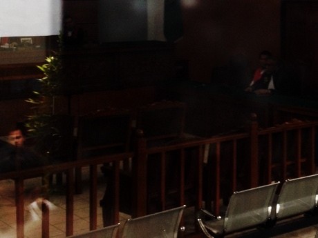 RA Siap Bertemu AA di Pengadilan