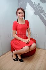 Dibalut Dress Merah, Amanda Manopo Manis Banget!