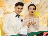 Chelsea dan Glenn saat menggelar jumpa pers di Hotel Borobudur, Jakarta Pusat, Kamis (1/10/2015).