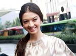 Si Cantik Raline Shah Berbaju Tenun