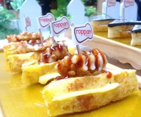 Toriyaki, ​r​oti panggang ini berisi ​irisan ​keju​. ​ ​Diberi topping ​ fillet ​ayam ​goreng tepung yang di b​eri ​saus tomat dan mayo​nniase​.