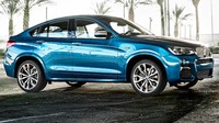 Mobil menggunakan mesin bensin TwinPower Turbo inline 6 silinder yang untuk pertama kali pada X4 M40i. Pool/dok BMW.