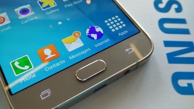 Galaxy A8, Si Langsing dengan Balutan Metal