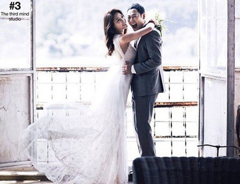 Serasi! Ini Foto Mithra Jin Epik High dan Kekasih Berbusana Pengantin