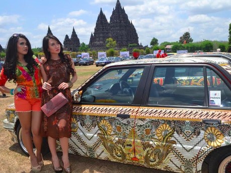 4 Mobil Nyentrik Berbaju Batik 4 Mobil Nyentrik Berbaju Batik