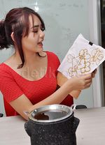 Mengintip si Cantik Amanda Manopo Membatik