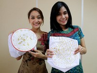 Begini hasil membatik Anisa dan kakaknya, Raisa Fatma.