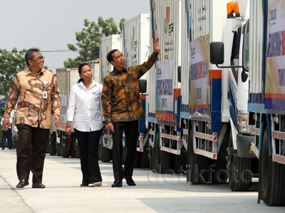Jokowi Luncurkan Operasi Pasar Bulog