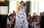 Lenggak-lenggok Model Berbusana Batik di Museum Tekstil