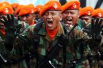 Aksi Prajurit TNI Sebelum Gladi Bersih