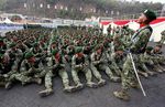 Aksi Prajurit TNI Sebelum Gladi Bersih