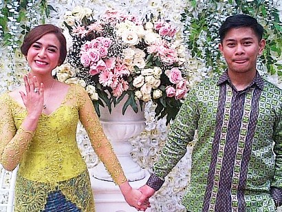 Resmi Lamaran, Chandra Ungkap Nina Zatulini yang Suka Ngupil