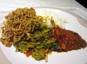 Sebelum Nonton Bisa Jajan Tahu Gejrot dan Nasi Rames di Roemah Kuliner