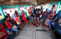 Mulai dari orang tua hingga anak-anak meramaikan Pesta Laut 2015.