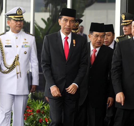 Benarkah Paket Kebijakan Ekonomi Jokowi Kurang Nendang?