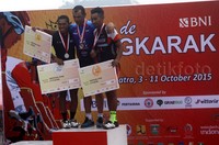 Pemenang adu sprint 10 kilometer terakhir mendapat hadiah uang.
